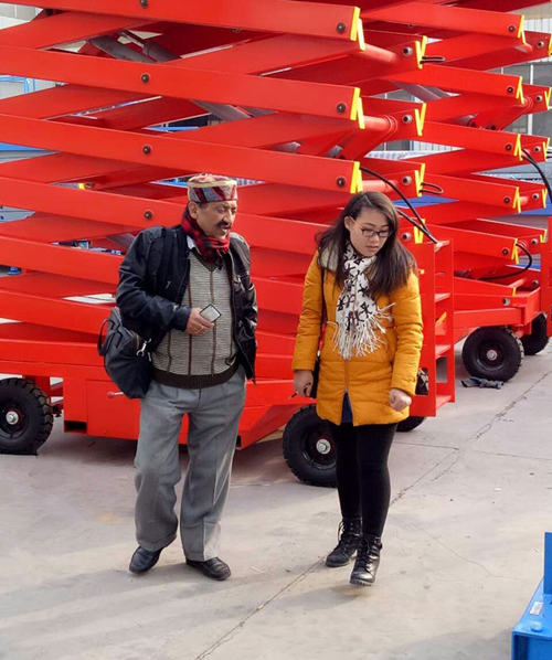 印度客戶(hù)來(lái)考察,采購(gòu)升降機(jī) 印度客戶(hù)來(lái)考察,采購(gòu)升降機(jī)